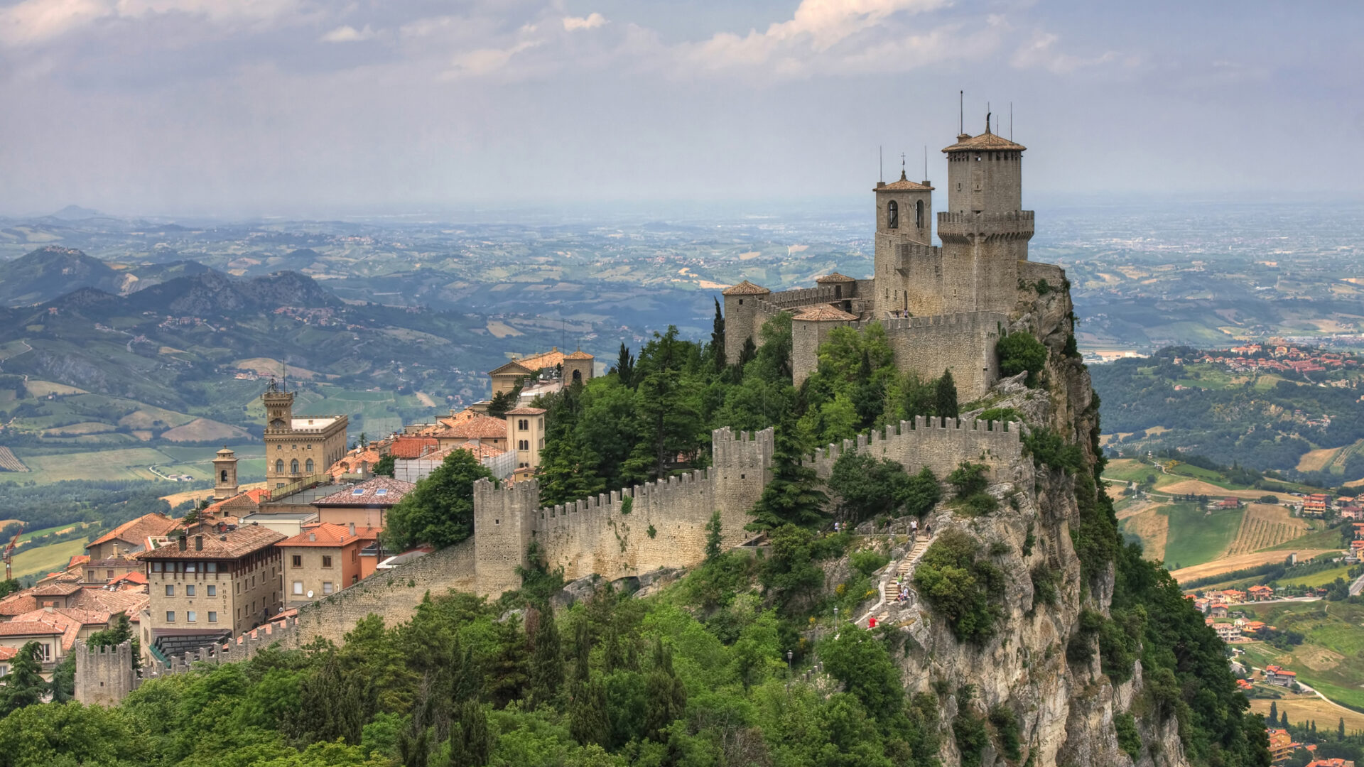 Rocca della Guaita di San Marino. Rocca della Guaita, la fortezza più antica di San Marino, Italia