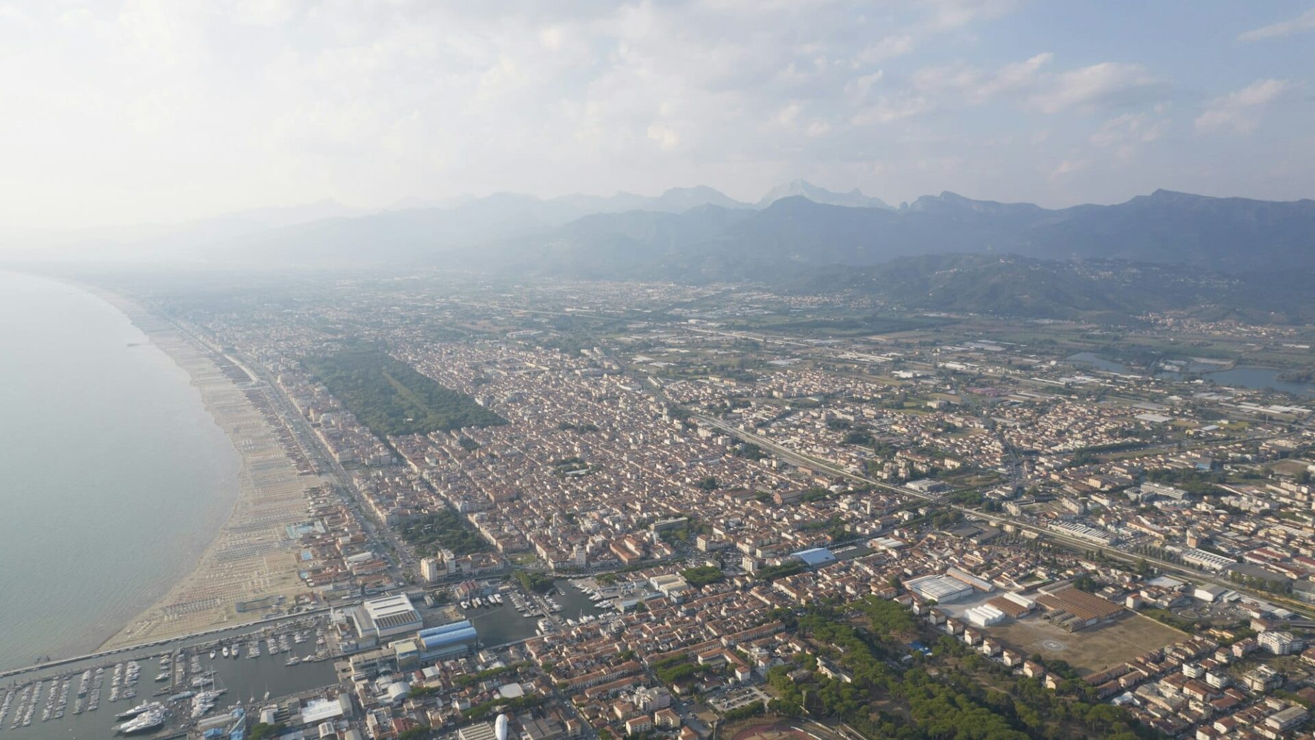 Vista aérea de la ciudad de Viareggio Italia