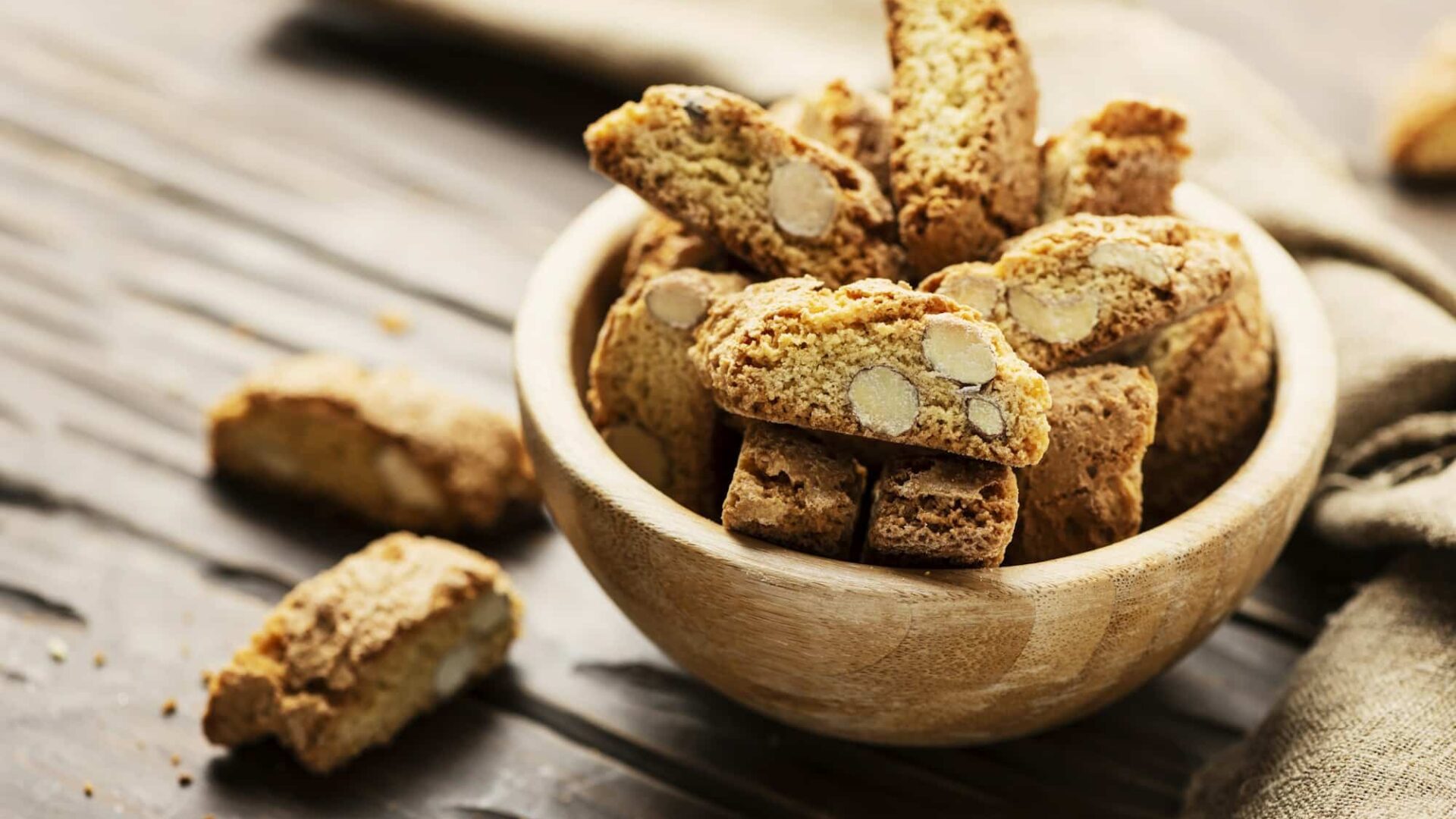 Cantucci or cantuccini