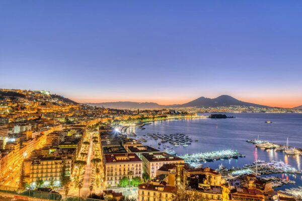 意大利那不勒斯与维苏威火山