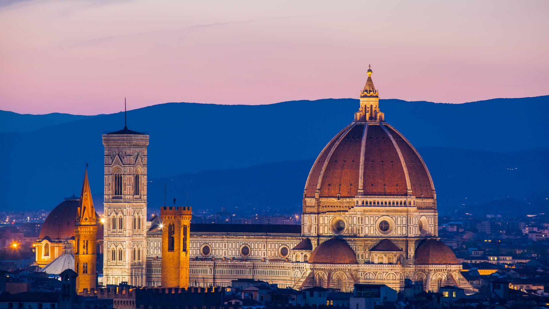 Duomo di Firenze al tramonto.