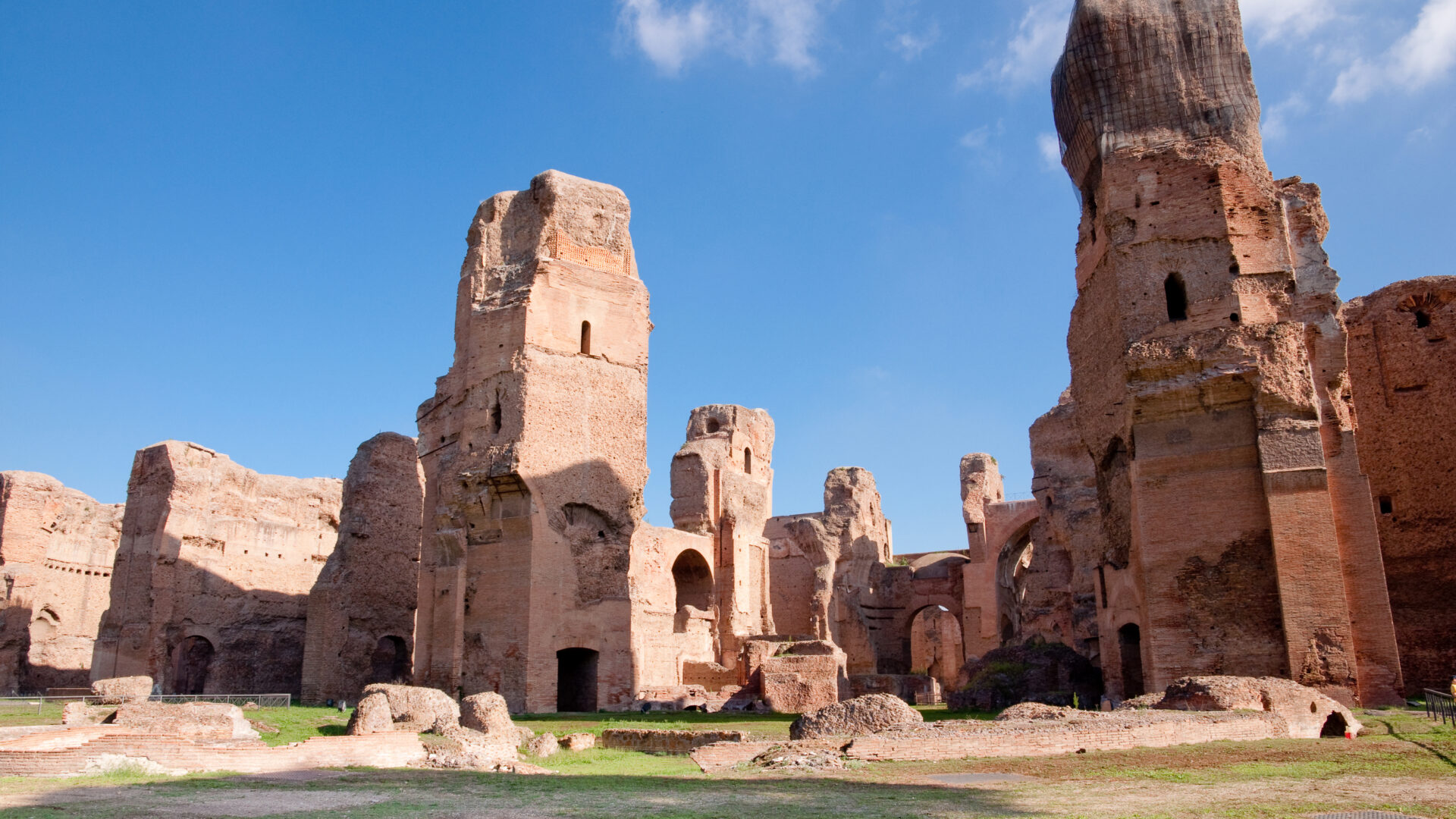 Terme di Caracalla a Roma, cielo sereno.
