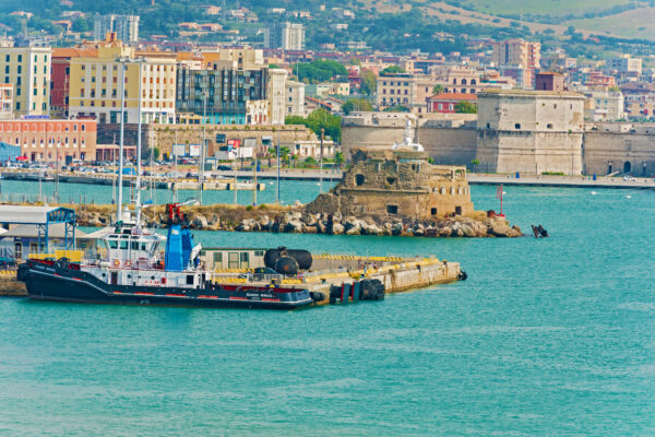 Porto di Civitavecchia, Italia