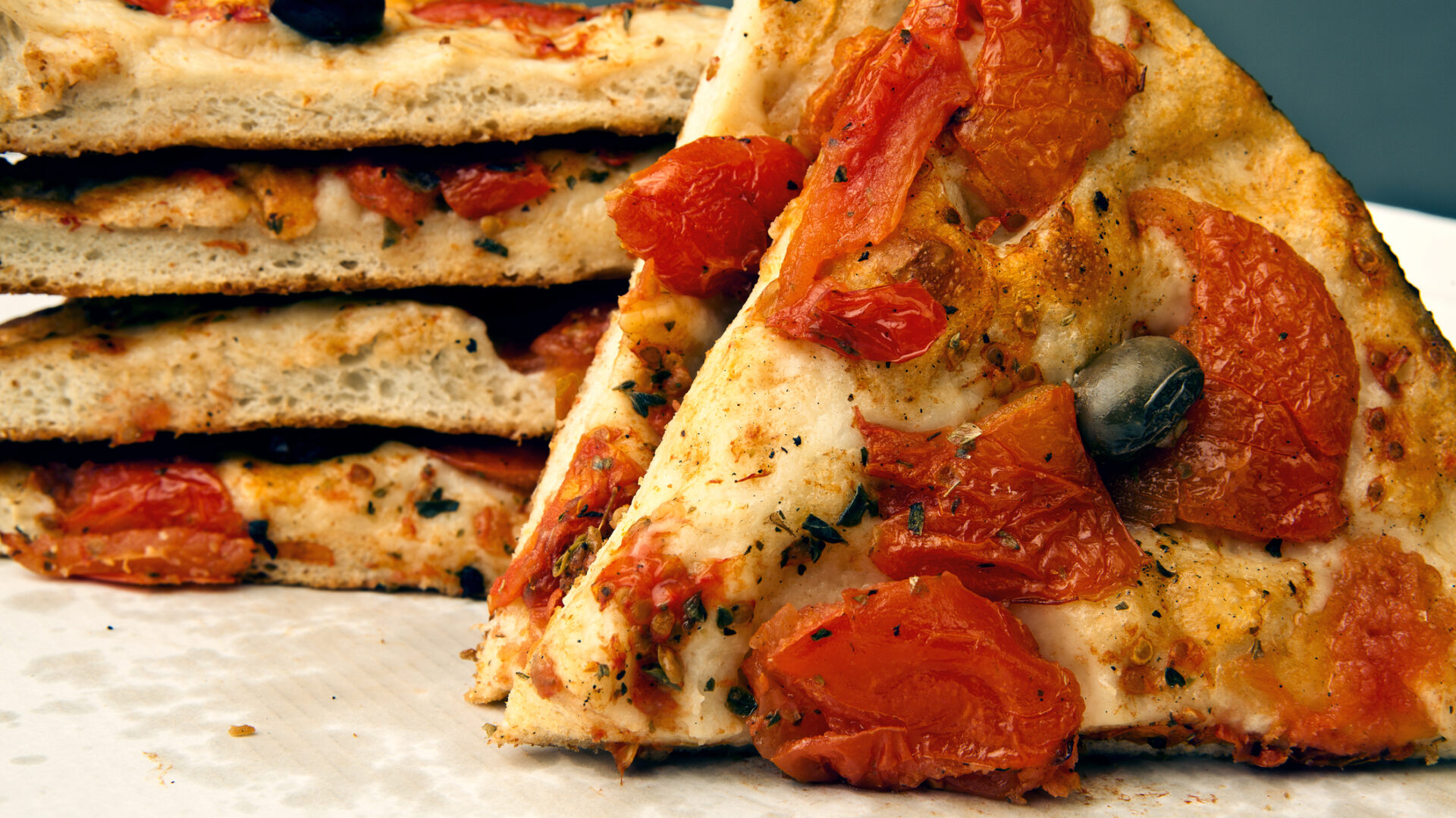 Tranci di focaccia. La pizza originale da Bari in Italia