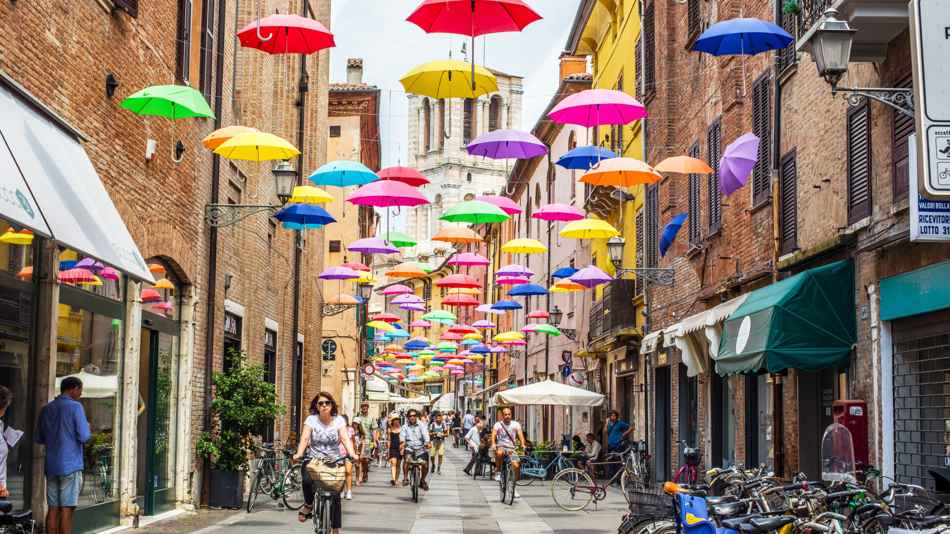 Via Giuseppe Mazzini di Ferrara. Emilia-Romagna.