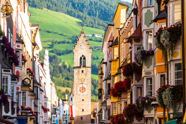 Via della vecchia città europea Vipiteno, Italia. Via della vecchia città europea Vipiteno, Dolomiti, Italia