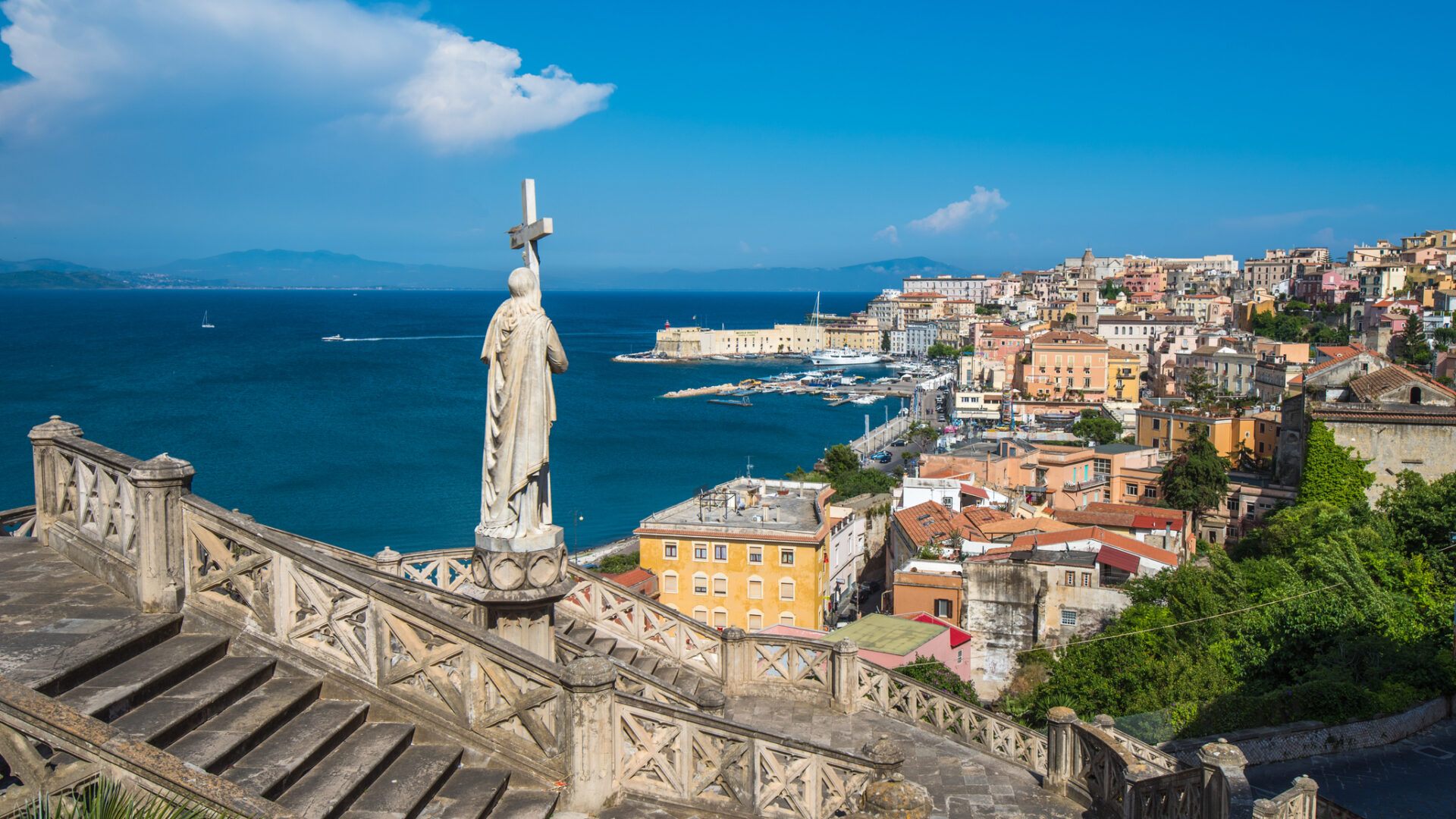 Vista panoramica della città medievale di Gaeta, Lazio, Italia