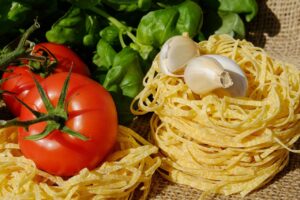 Giornata Internazionale dell’Amatriciana 2026: guida al weekend del 6-8 marzo tra guanciale, show cooking e Monti della Laga