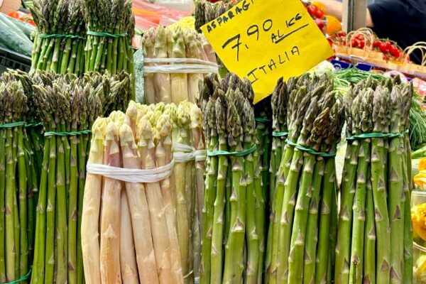 Piatti di primavera da provare nelle osterie d’Umbria e Toscana: asparagi, carciofi e ricotta di maggio
