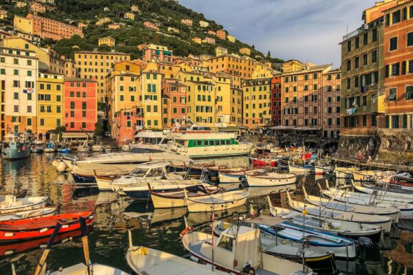 Le migliori sagre enogastronomiche d’Italia nel weekend 9-10 maggio 2026: da Camogli al Girotonno di Carloforte, guida completa