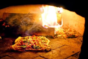 Pizza napoletana: storia, regole e le migliori pizzerie di Napoli