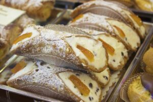 Dolci siciliani: dalla cassata ai cannoli, guida completa