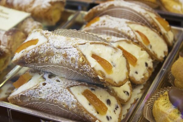 Dolci siciliani: dalla cassata ai cannoli, guida completa