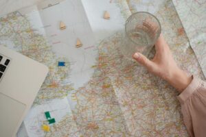 Intelligenza Artificiale e pianificazione itinerari: come usare ChatGPT e AI Travel Agent per scoprire l’Italia autentica