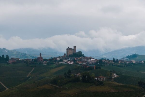 AI e itinerari enogastronomici: scopri sagre estive e borghi Slow Food con chatbot intelligenti