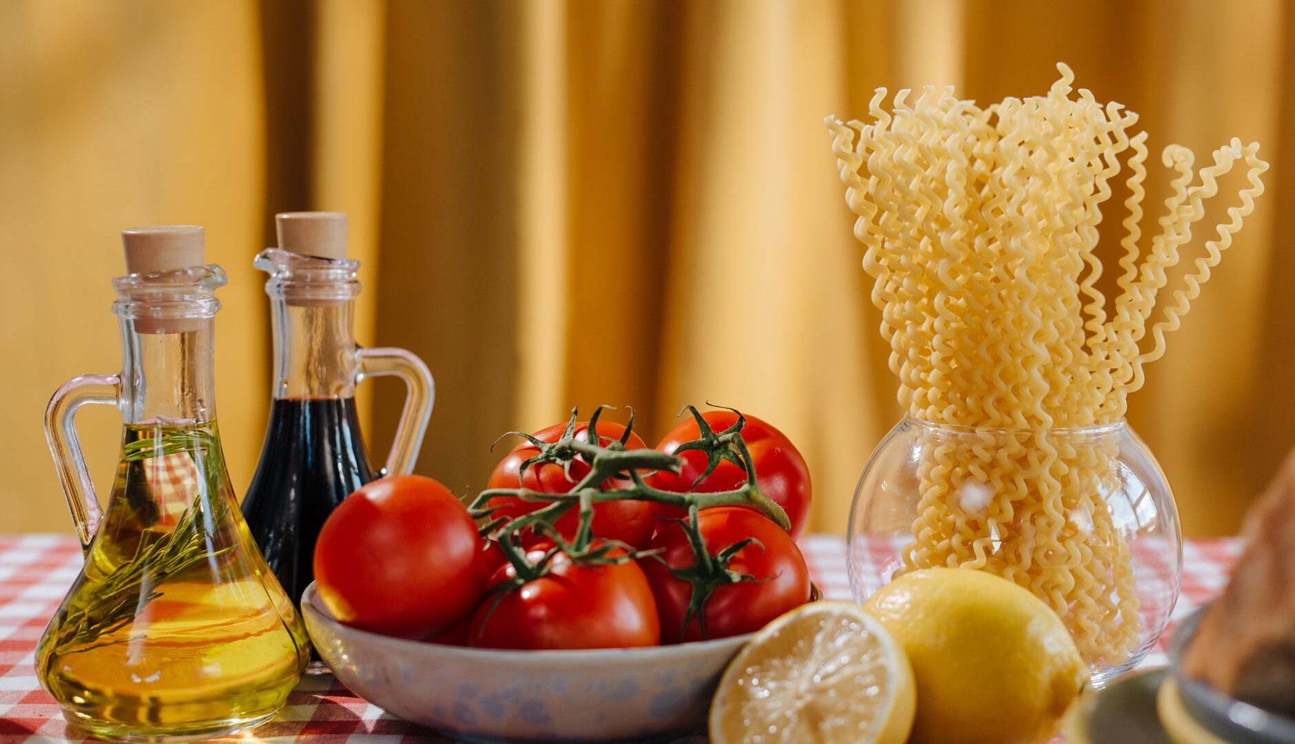 Cucina di luglio e ferragosto: piatti freschi di stagione, conserve e gelati artigianali