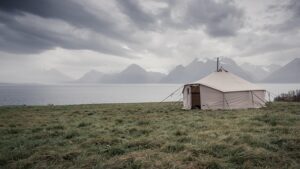 Glamping in Italia: dormire nella natura con ogni comfort
