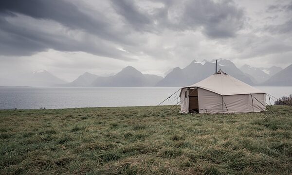 Glamping in Italia: dormire nella natura con ogni comfort