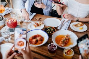 AI e personalizzazione nei viaggi enogastronomici: come l’intelligenza artificiale trasforma il turismo gastronomico italiano nel 2026