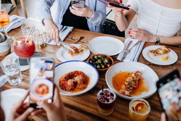 AI e personalizzazione nei viaggi enogastronomici: come l’intelligenza artificiale trasforma il turismo gastronomico italiano nel 2026