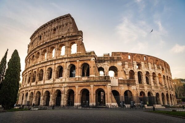 Come evitare le truffe turistiche in Italia: guida pratica