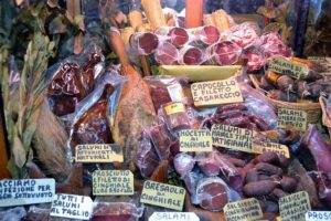Salumi italiani DOP: dal prosciutto di Parma al capocollo