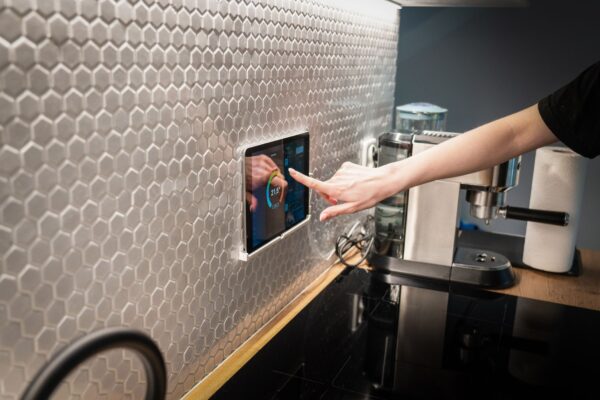 Smart home e domotica in Italia 2026: i migliori dispositivi per controllare luci, riscaldamento e sicurezza