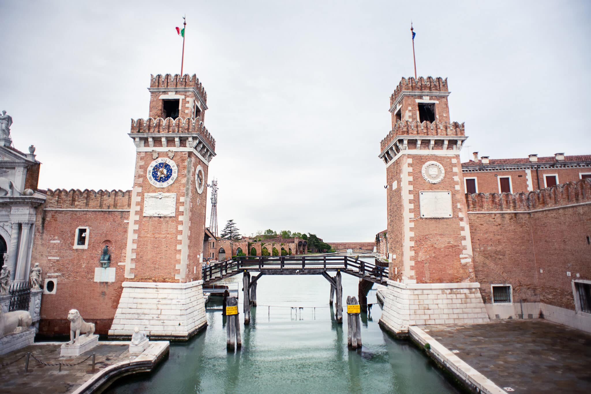 Arsenale di Venezia, ingresso storico con torri.