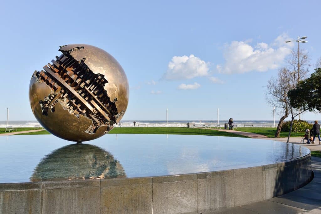 Pesaro and the Grand Ball of A Pomodoro. Monumental sculpture and art on the Pesaro seafront