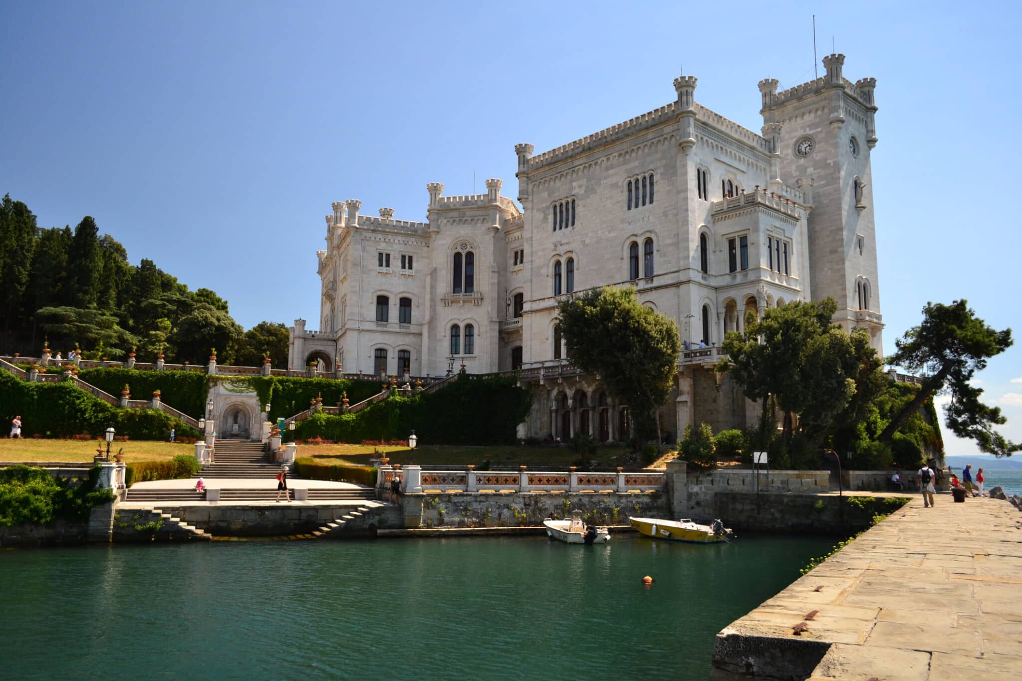 Veduta del Castello di Miramar, Trieste, Italia