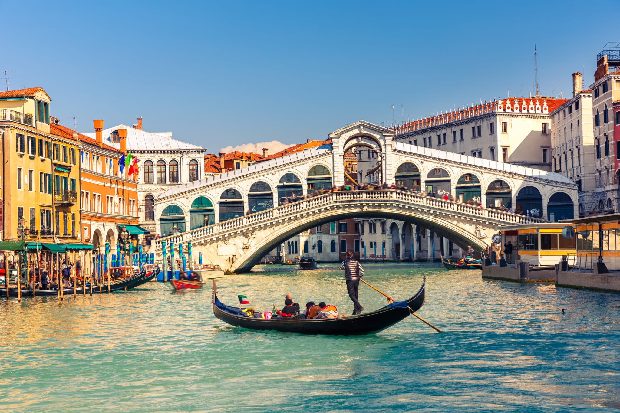 Gondola sul Canal Grande, Ponte di Rialto, Venezia