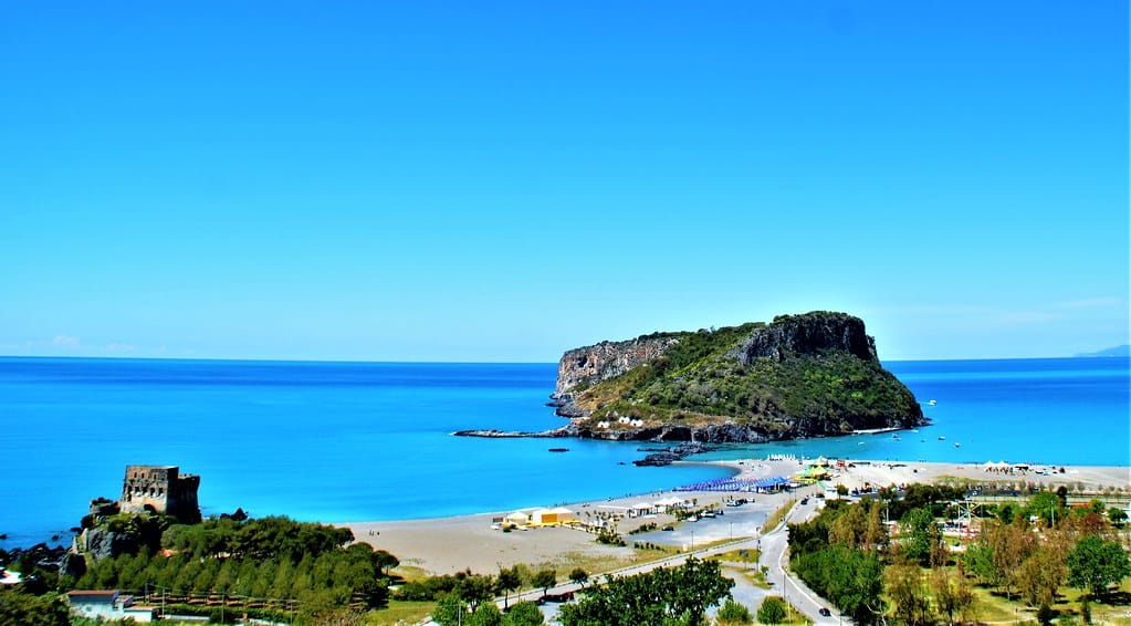 spiaggia o all'Isola di Dino