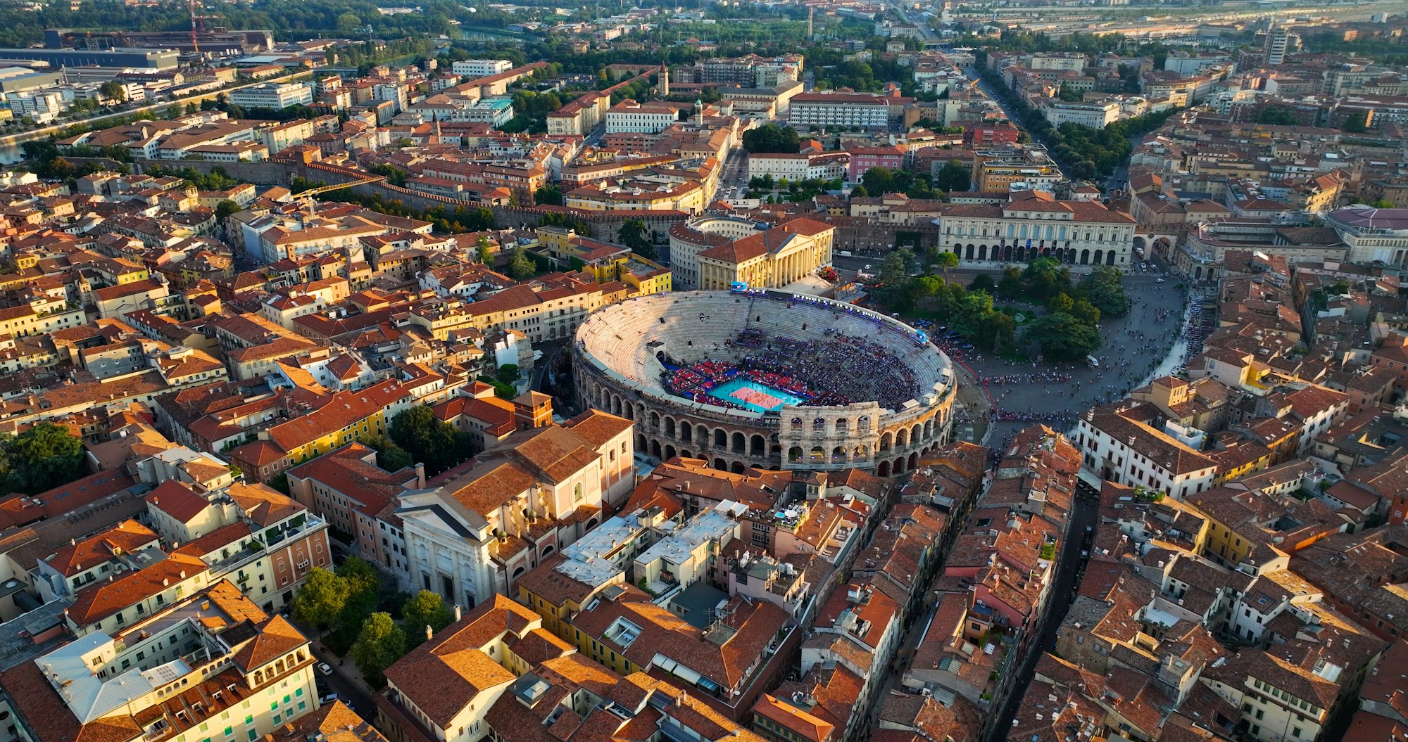 Vista area dell'Arena di Verona durante un evento.