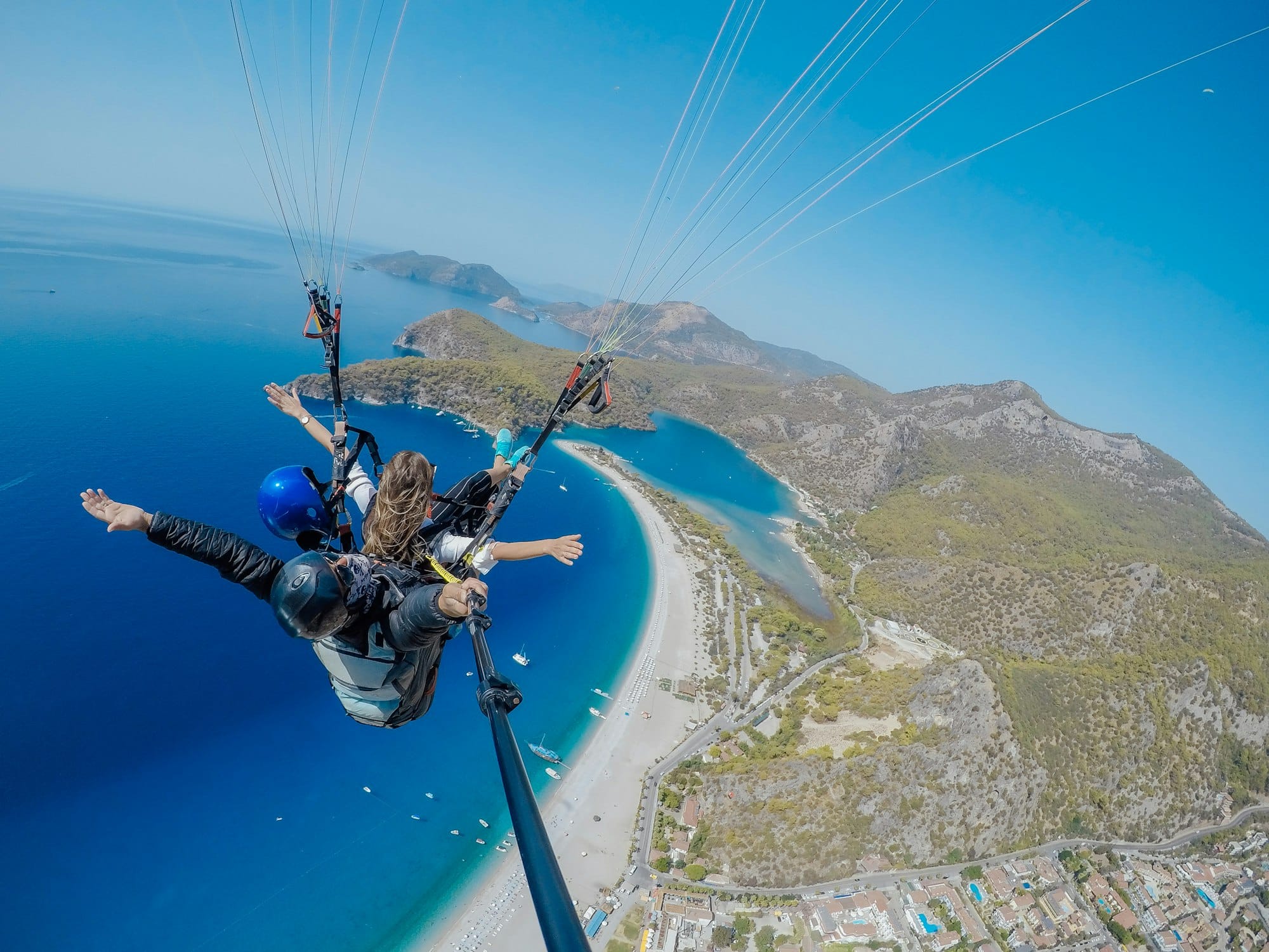 Lancio con il paracadute. Esperienza di parapendio
