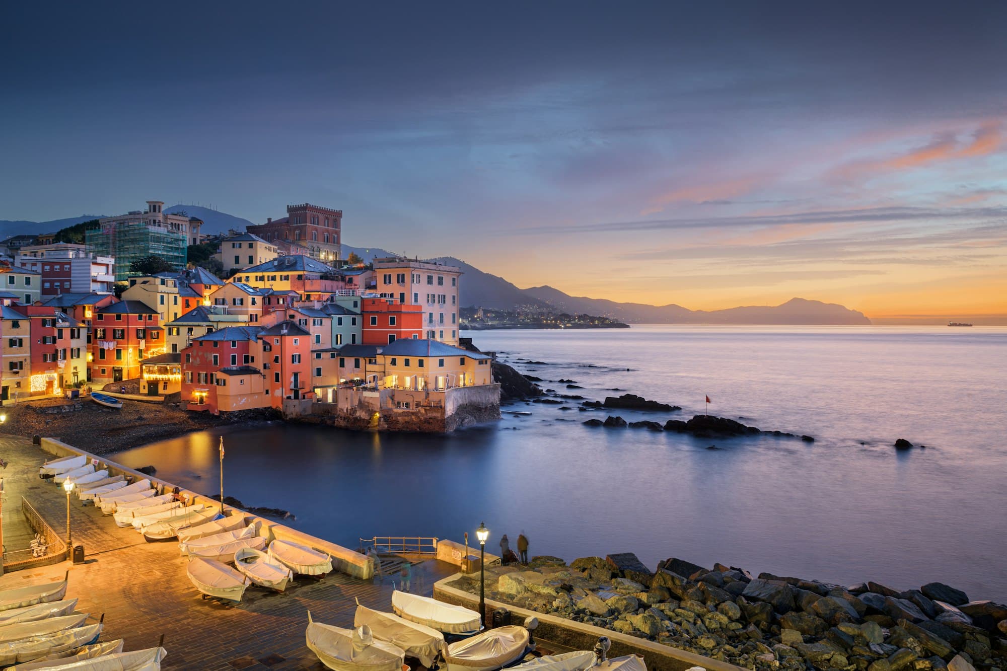 热那亚夜晚的 Boccadasse