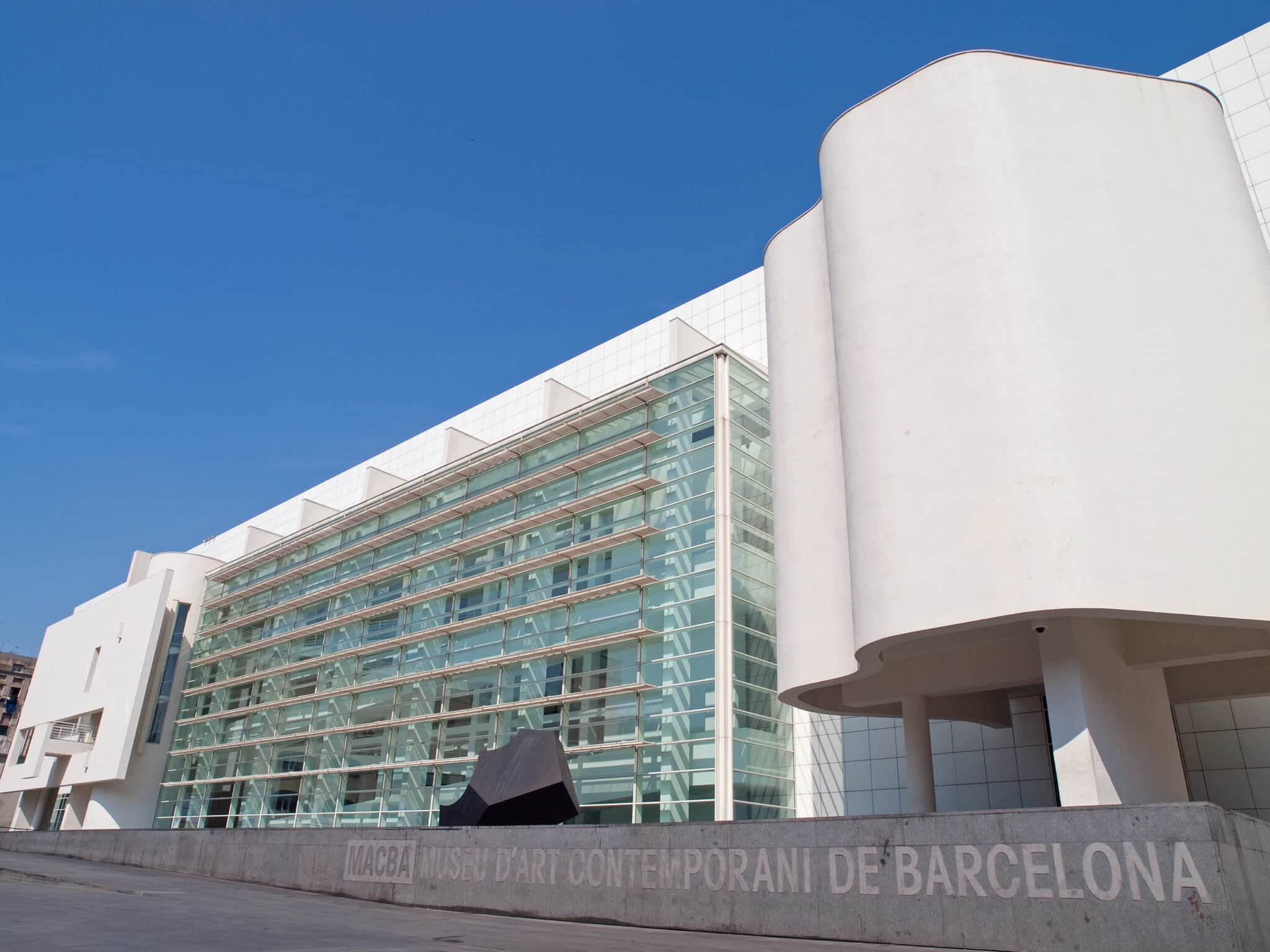 Museo d'arte contemporanea di Barcellona, esterno.