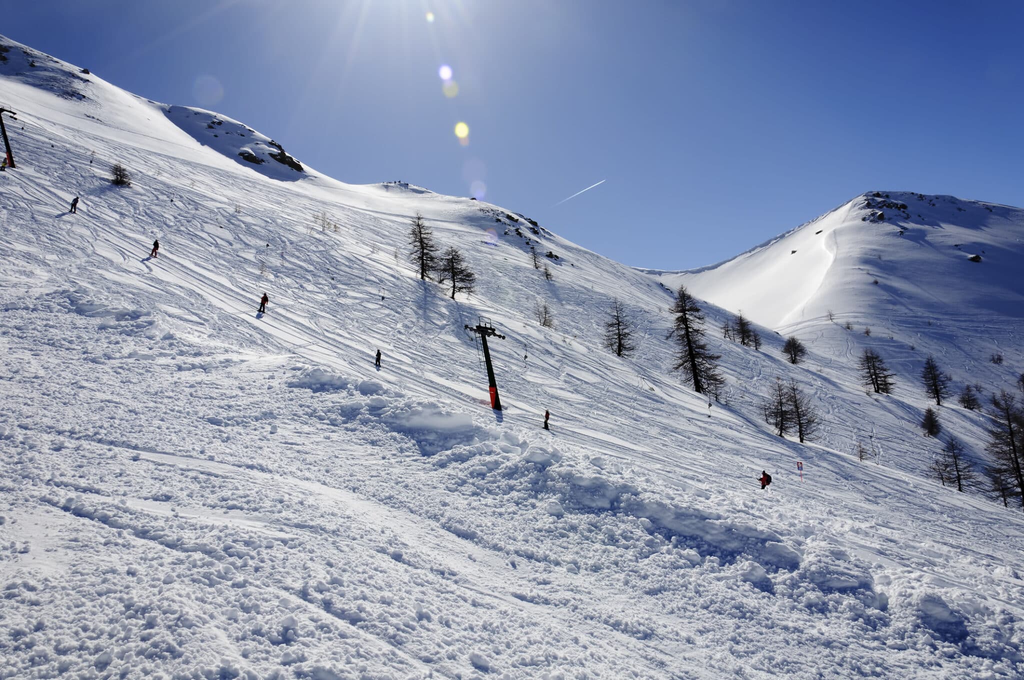 Alpi italiane - Sciatore su uno skilift - Bardonecchia Vallon Cross