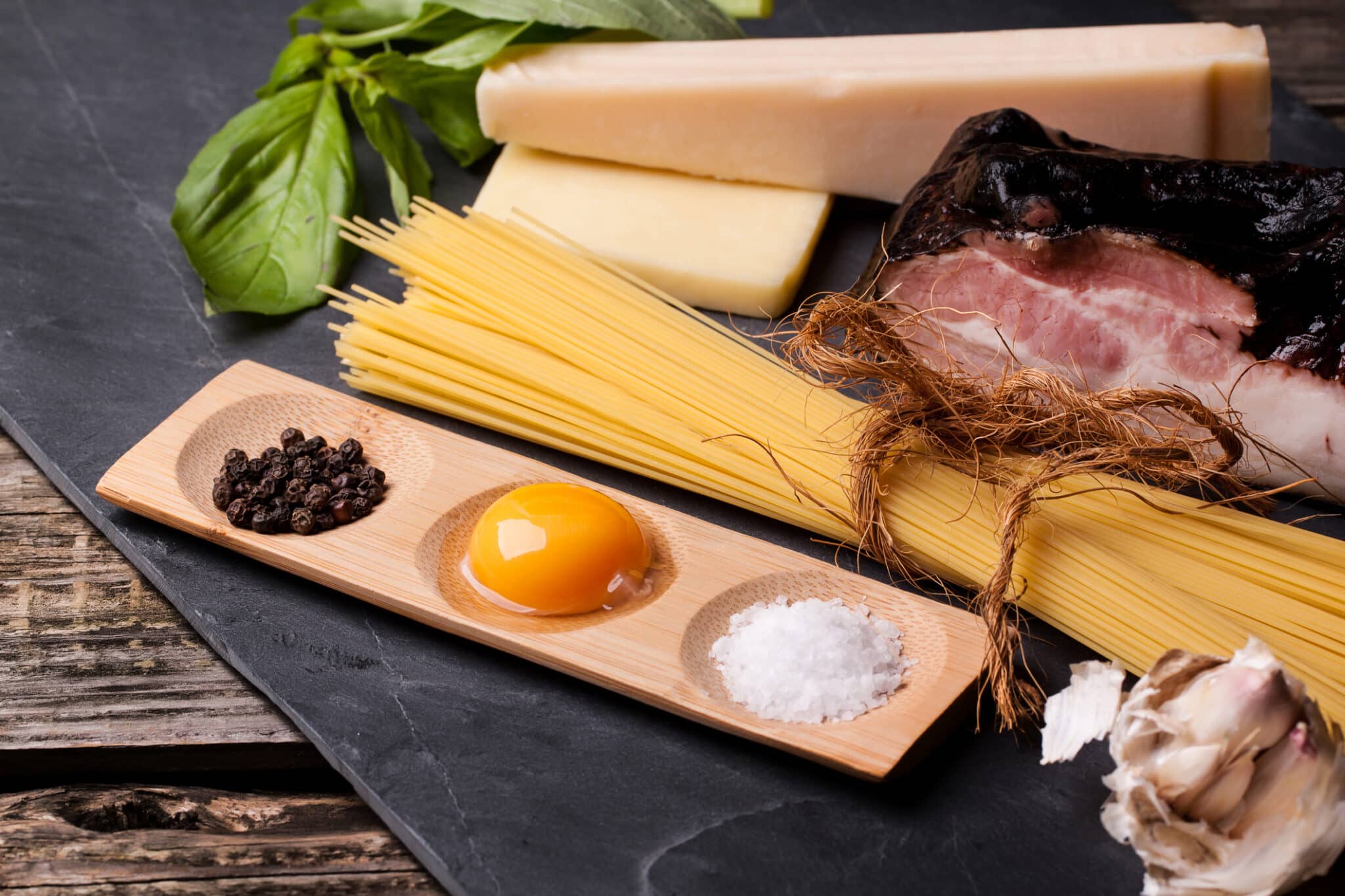 Ingredienti per gli spaghetti alla Carbonara