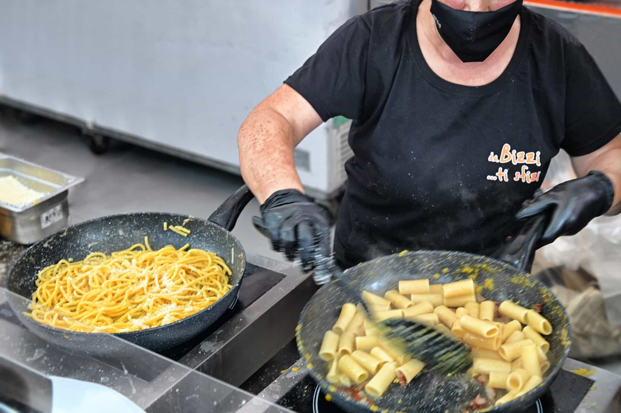 Preparazione della pasta alla Carbonara
