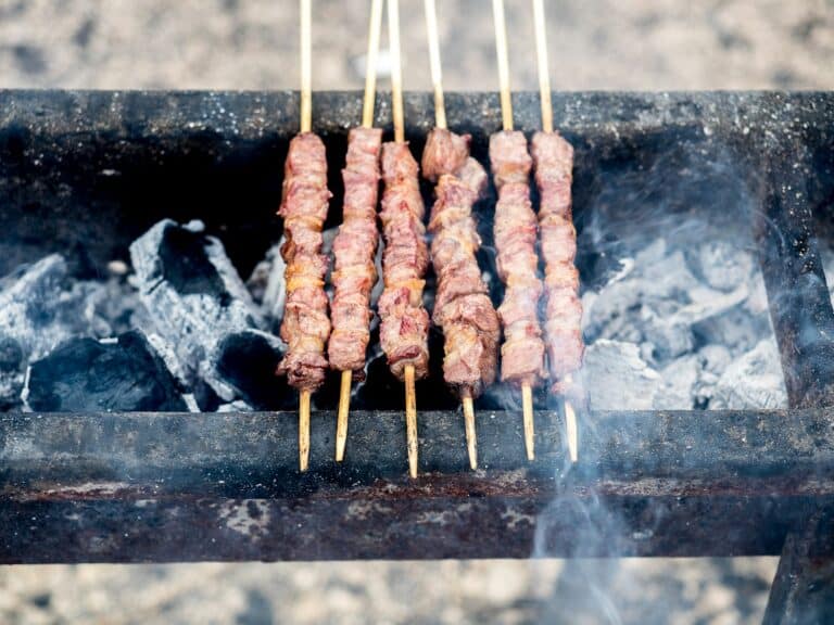 Arrosticini，阿布鲁兹典型的羊肉串