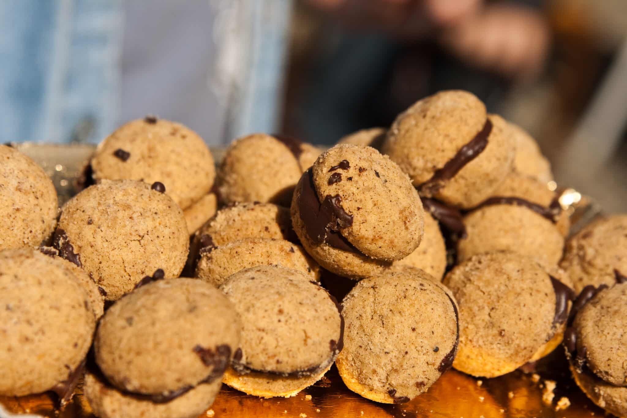 baci di dama biscuits au chocolat.