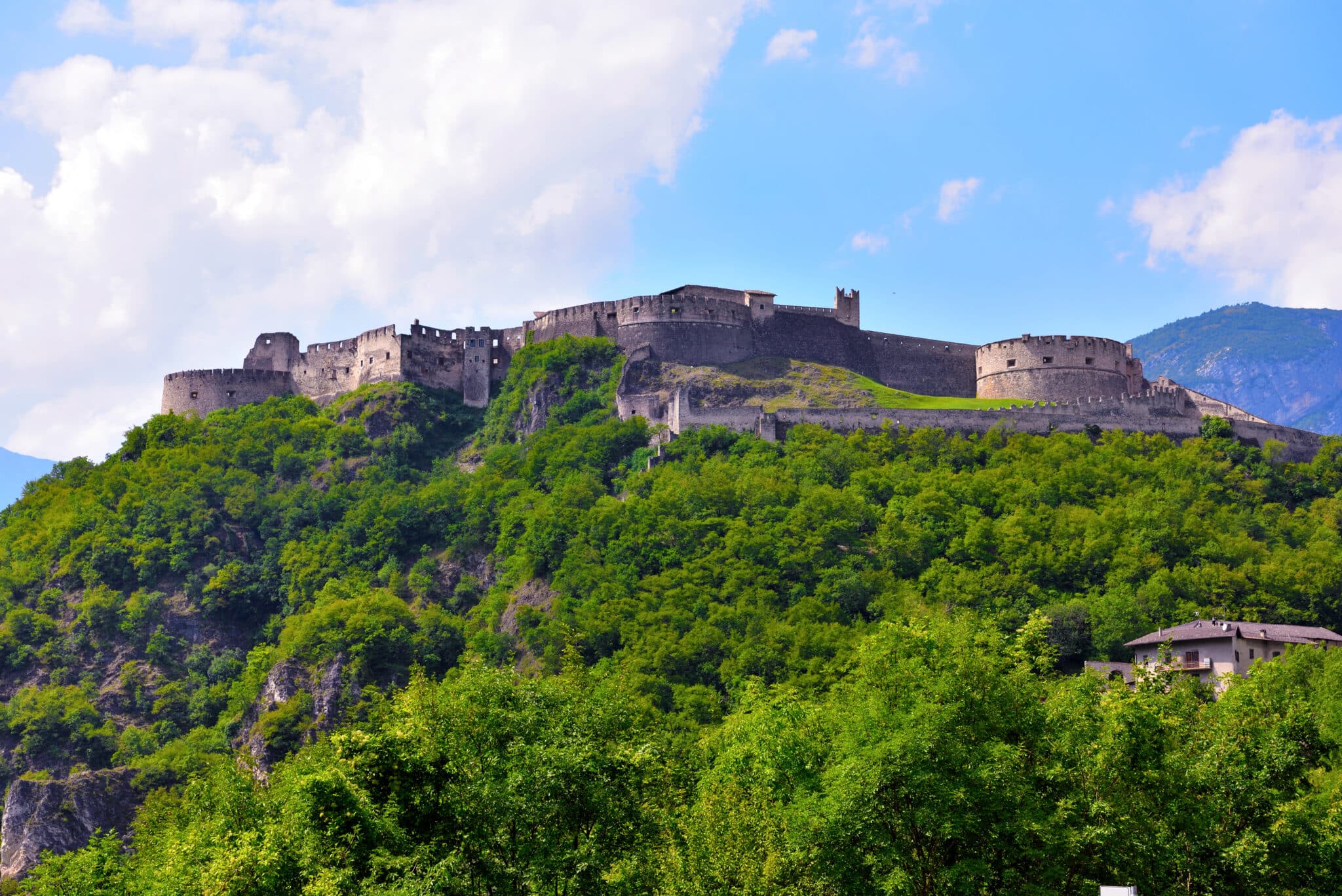 folgaria trentino alto adige italia. castello beseno xii secolo folgaria trento italia