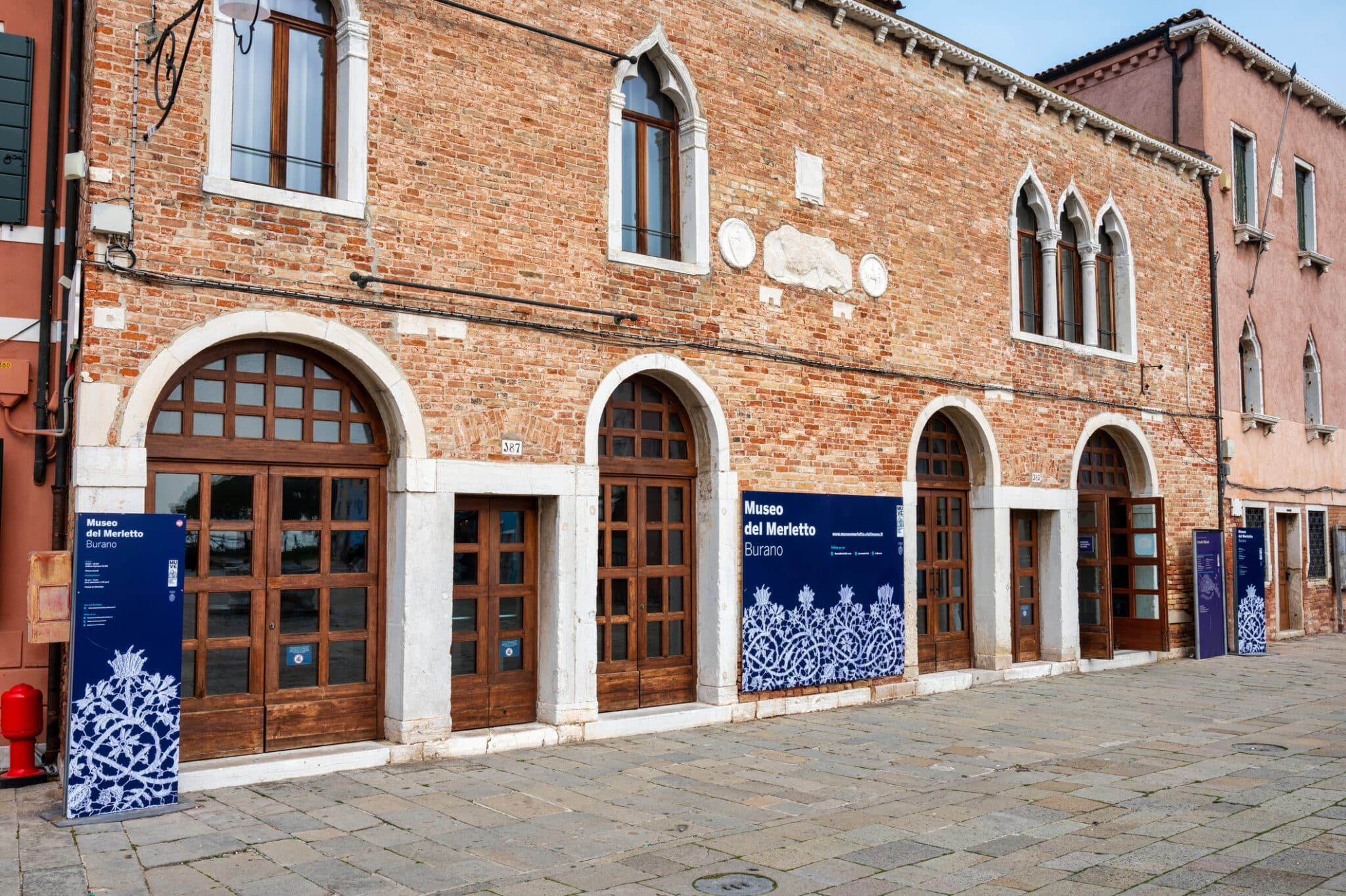 Facciata del Museo del Merletto a Burano, Venezia