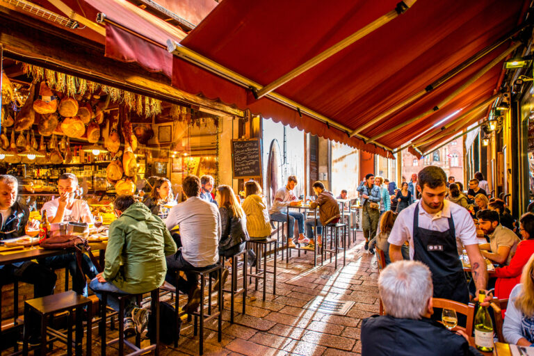 mercati italiani,mercati alimentari,gastronomia italiana,prodotti tipici,street food Italia